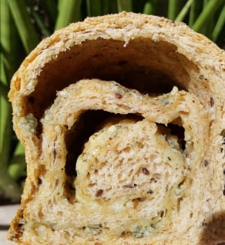 Pão Integral com Gorgonzola e Damasco - 450g